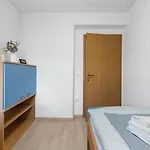 Mdm *